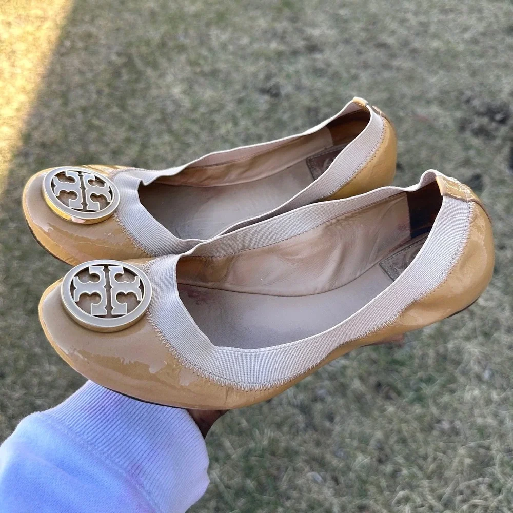 Tory Burch Women's‎ Caroline Patent Leather Ballet Flats Size 7.5 Tan